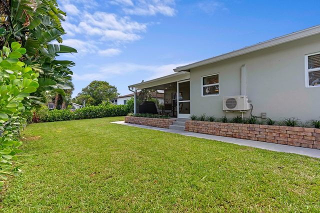 2890 SE 1st Court, Boynton Beach, FL 33435