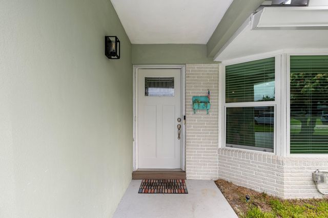 2890 SE 1st Court, Boynton Beach, FL 33435