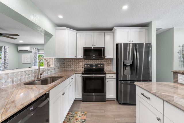 2890 SE 1st Court, Boynton Beach, FL 33435