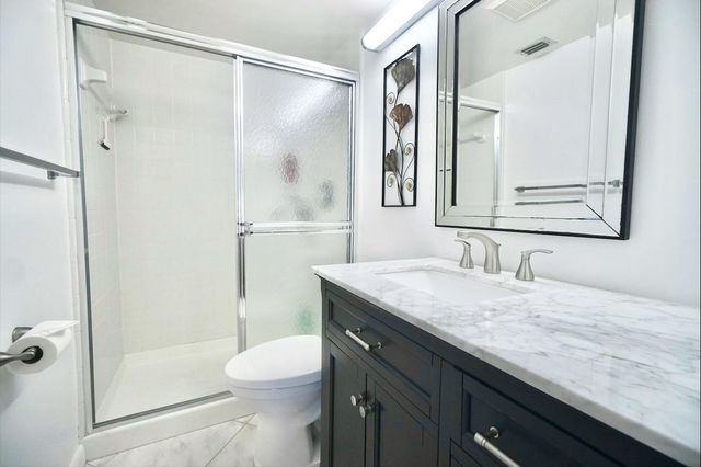 444 Pine Glen Lane D-1, Greenacres, FL 33463