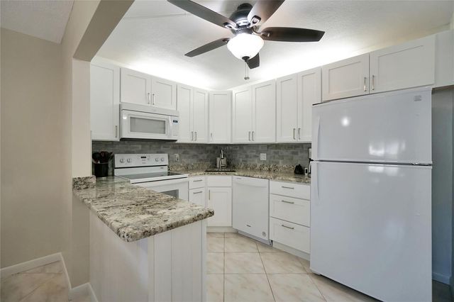 444 Pine Glen Lane D-1, Greenacres, FL 33463