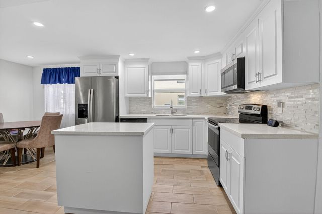 60 Brittany B, Delray Beach, FL 33446