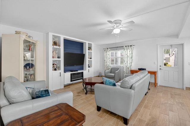 60 Brittany B, Delray Beach, FL 33446