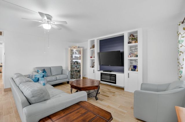 60 Brittany B, Delray Beach, FL 33446