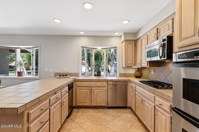 18200 Vintage Street, Northridge, CA 91325