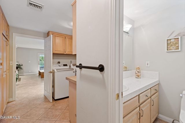 18200 Vintage Street, Northridge, CA 91325
