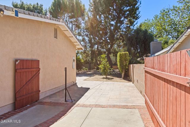 18200 Vintage Street, Northridge, CA 91325
