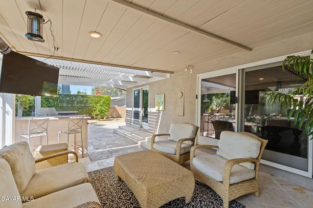 18200 Vintage Street, Northridge, CA 91325