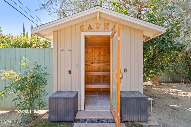 18200 Vintage Street, Northridge, CA 91325