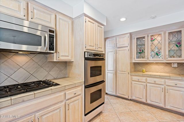 18200 Vintage Street, Northridge, CA 91325