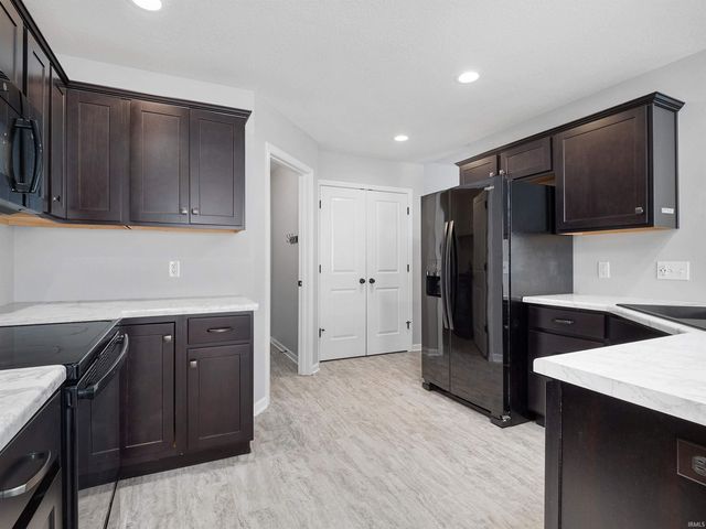 9704 Chadwick Lane, Fort Wayne, IN 46808