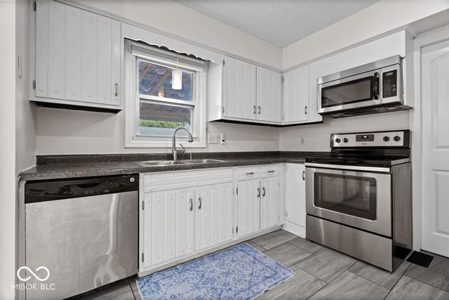 1352 Westwind Drive, Avon, IN 46123