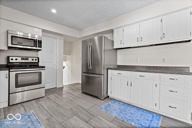 1352 Westwind Drive, Avon, IN 46123