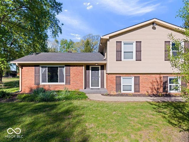 1352 Westwind Drive, Avon, IN 46123