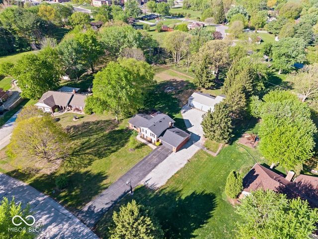 1352 Westwind Drive, Avon, IN 46123