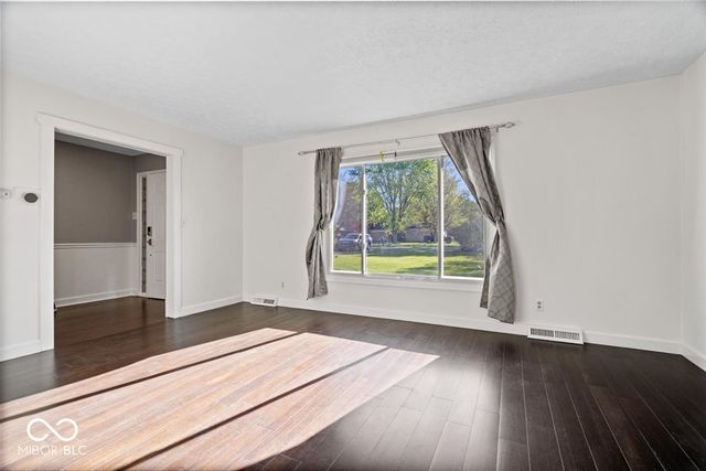 1352 Westwind Drive, Avon, IN 46123