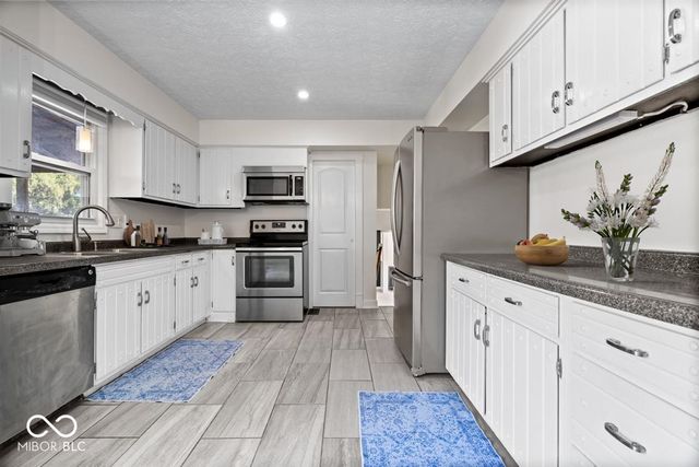 1352 Westwind Drive, Avon, IN 46123