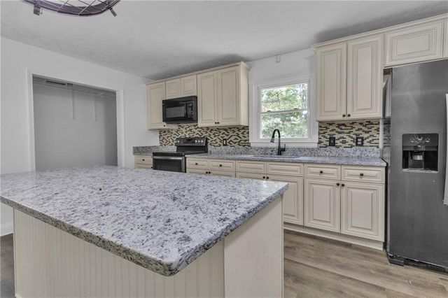 199 Mckaskey Creek SE Road, Cartersville, GA 30121