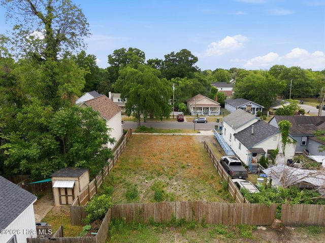 715 Brooks Alley, Wilmington, NC 28401