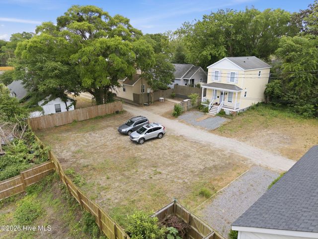 715 Brooks Alley, Wilmington, NC 28401