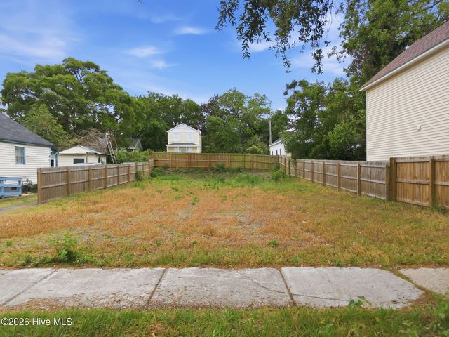 715 Brooks Alley, Wilmington, NC 28401