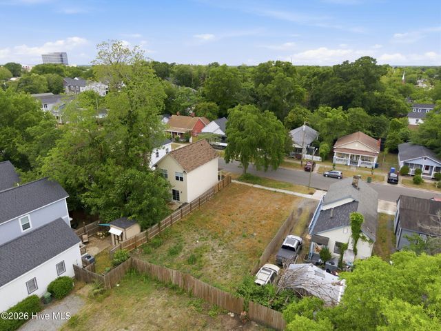 715 Brooks Alley, Wilmington, NC 28401