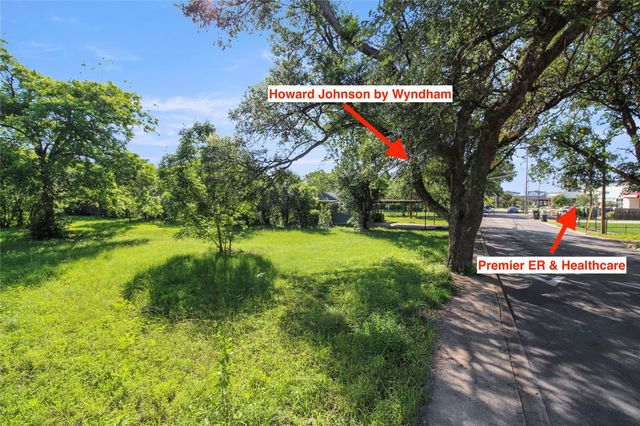 633 Uhland RD, San Marcos, TX 78666