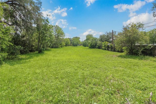 633 Uhland RD, San Marcos, TX 78666