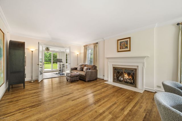 244 Lincoln Drive, Glencoe, IL 60022