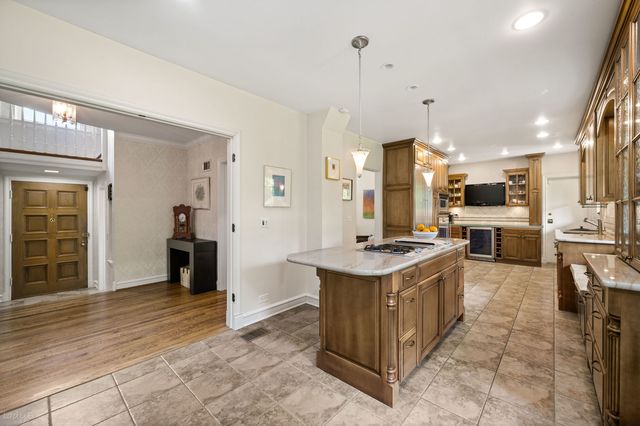 244 Lincoln Drive, Glencoe, IL 60022