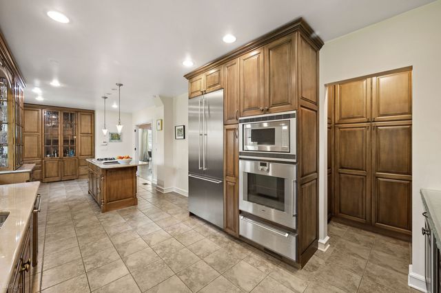 244 Lincoln Drive, Glencoe, IL 60022