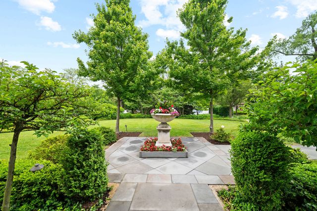 244 Lincoln Drive, Glencoe, IL 60022