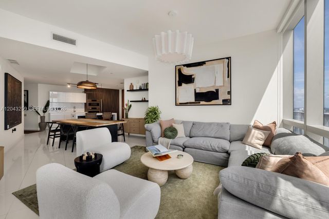 851 NE 1st Ave 3403, Miami, FL 33132