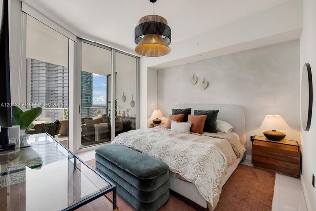 851 NE 1st Ave 3403, Miami, FL 33132