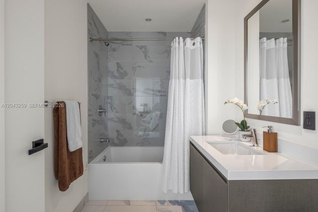851 NE 1st Ave 3403, Miami, FL 33132