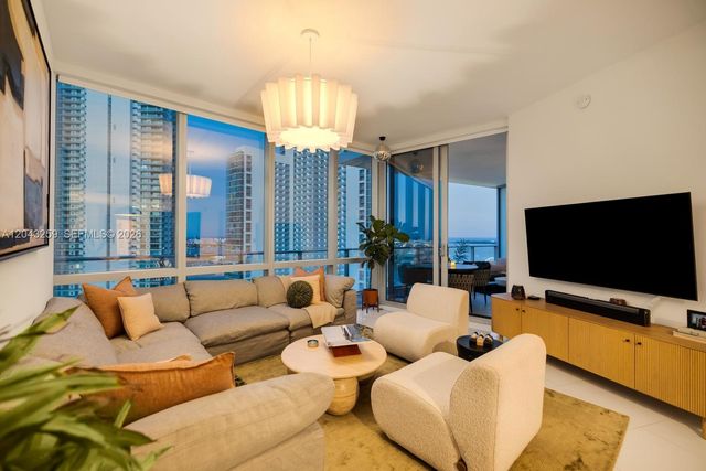 851 NE 1st Ave 3403, Miami, FL 33132