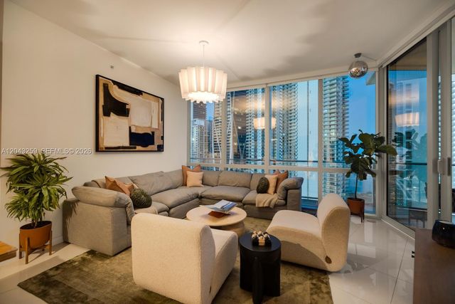 851 NE 1st Ave 3403, Miami, FL 33132