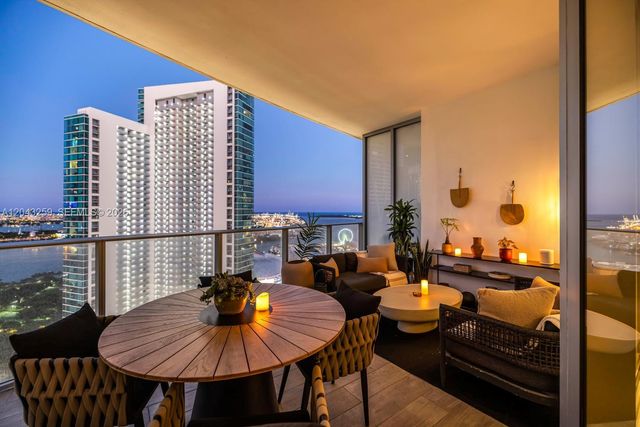 851 NE 1st Ave 3403, Miami, FL 33132