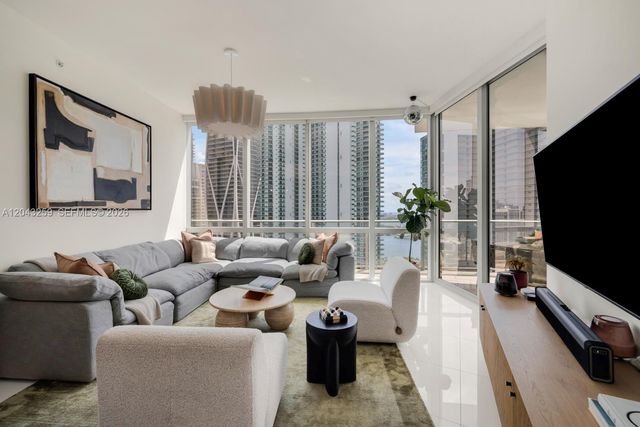 851 NE 1st Ave 3403, Miami, FL 33132