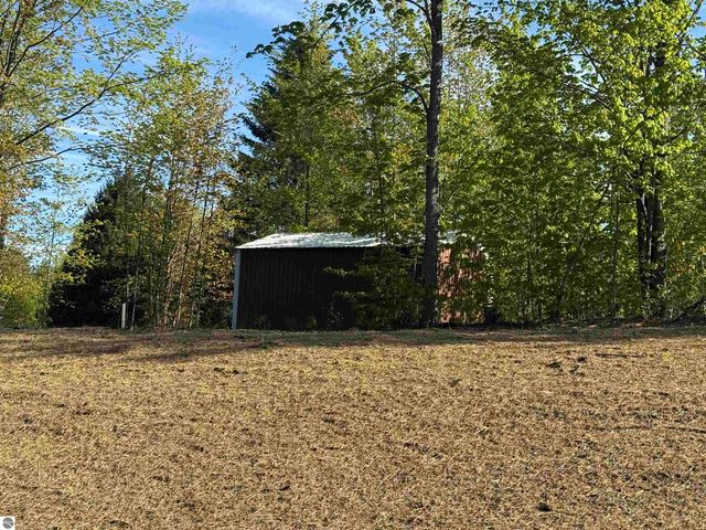 1007 E Solaris Way, Maple City, MI 49664