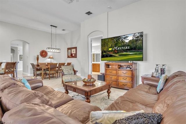 9276 Aviano DR 202, Fort Myers, FL 33913