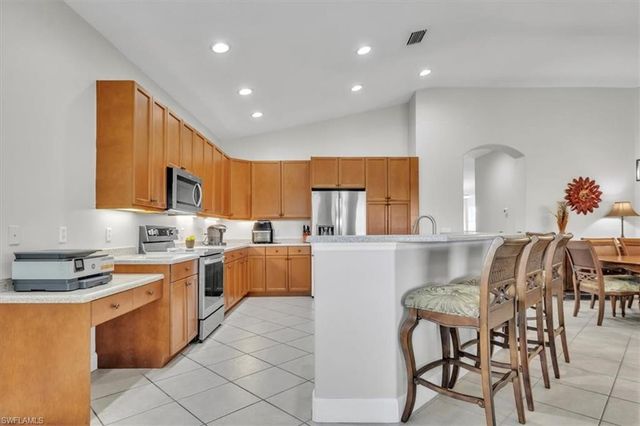 9276 Aviano DR 202, Fort Myers, FL 33913