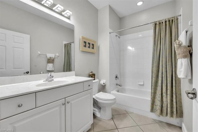 9276 Aviano DR 202, Fort Myers, FL 33913