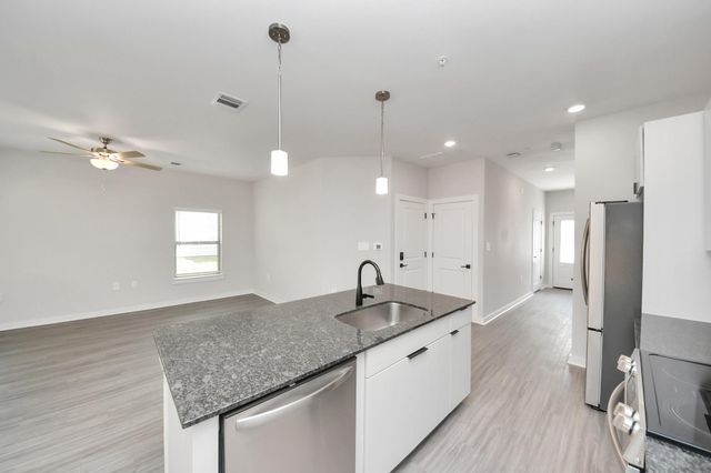 7711 Longmire Road 68, Conroe, TX 77304