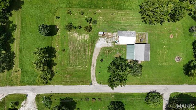 407 S Mulberry Street, Highland, IL 62249