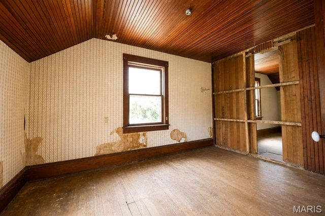 407 S Mulberry Street, Highland, IL 62249