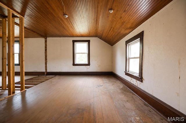 407 S Mulberry Street, Highland, IL 62249