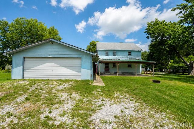 407 S Mulberry Street, Highland, IL 62249