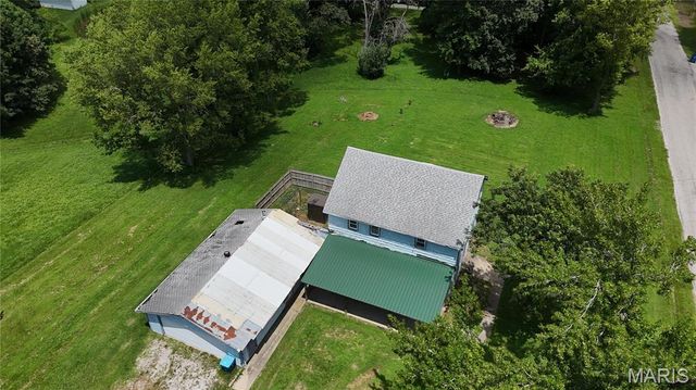 407 S Mulberry Street, Highland, IL 62249