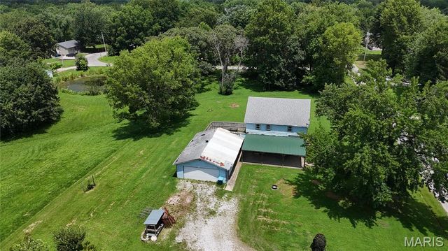 407 S Mulberry Street, Highland, IL 62249